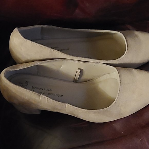 Nude suede heels - Picture 2 of 2